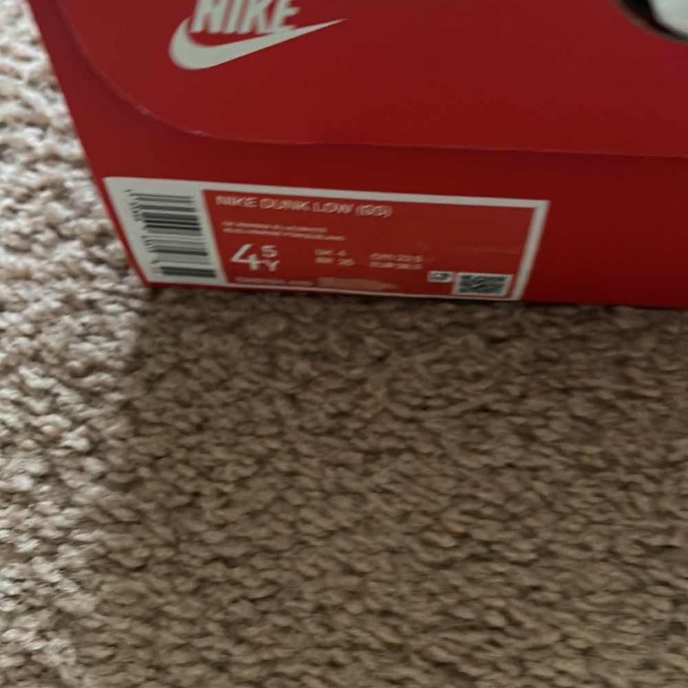 Nike Dunks - Picture 5 of 5